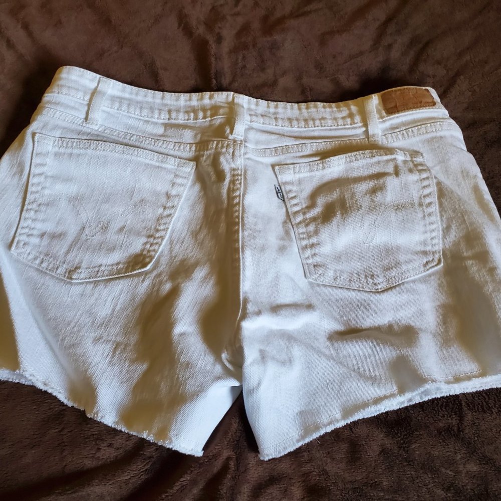 LEVIS JEANS SHORTS WHITE SIZE 14